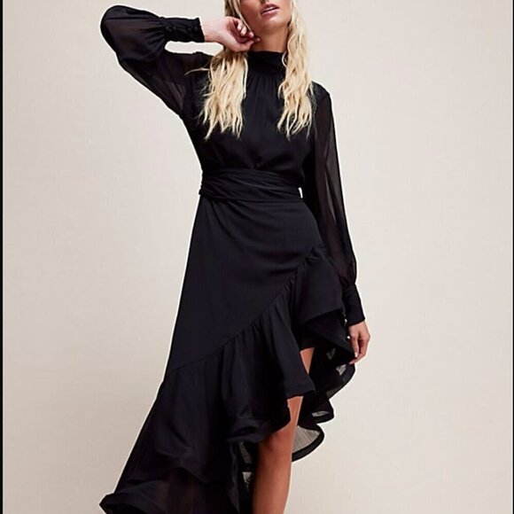 Elliatt Dresses & Skirts - NWT Elliatt Free People Character Midi Dress Asymmetrical Long Sleeve Black Sz S